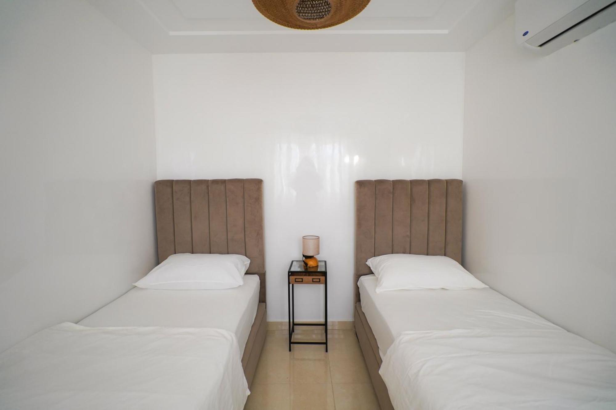 Appartement With Terasse 5 Min To Tanger Marina-Free Parking Exteriör bild